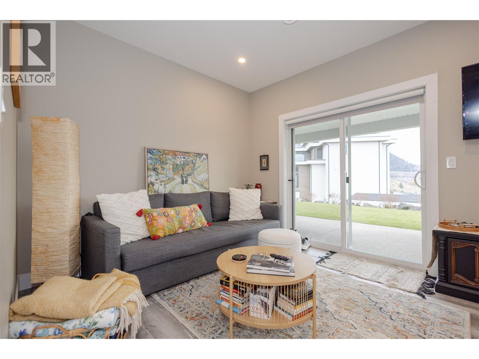  1077 Loseth Drive, Kelowna