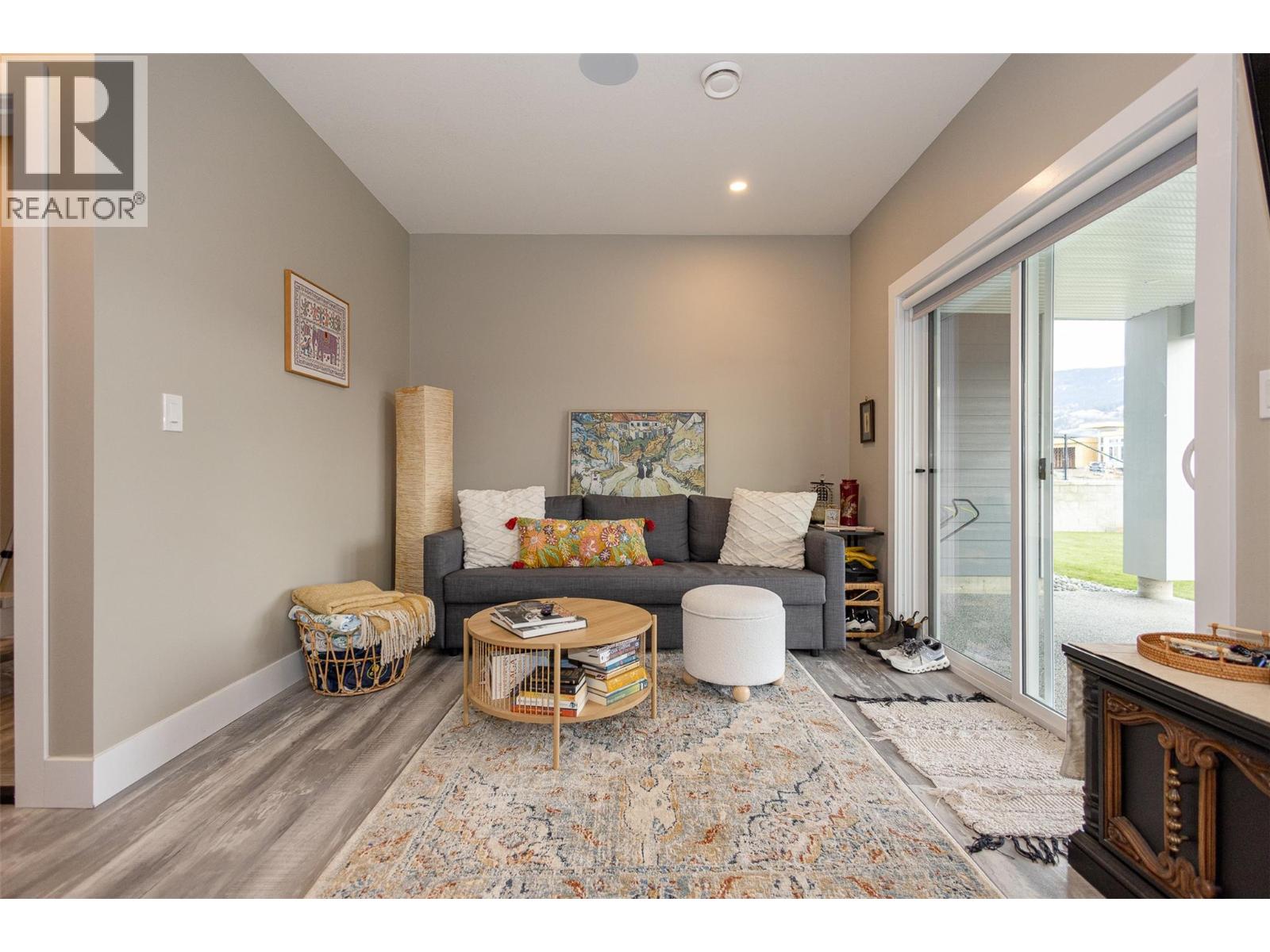  1077 Loseth Drive, Kelowna