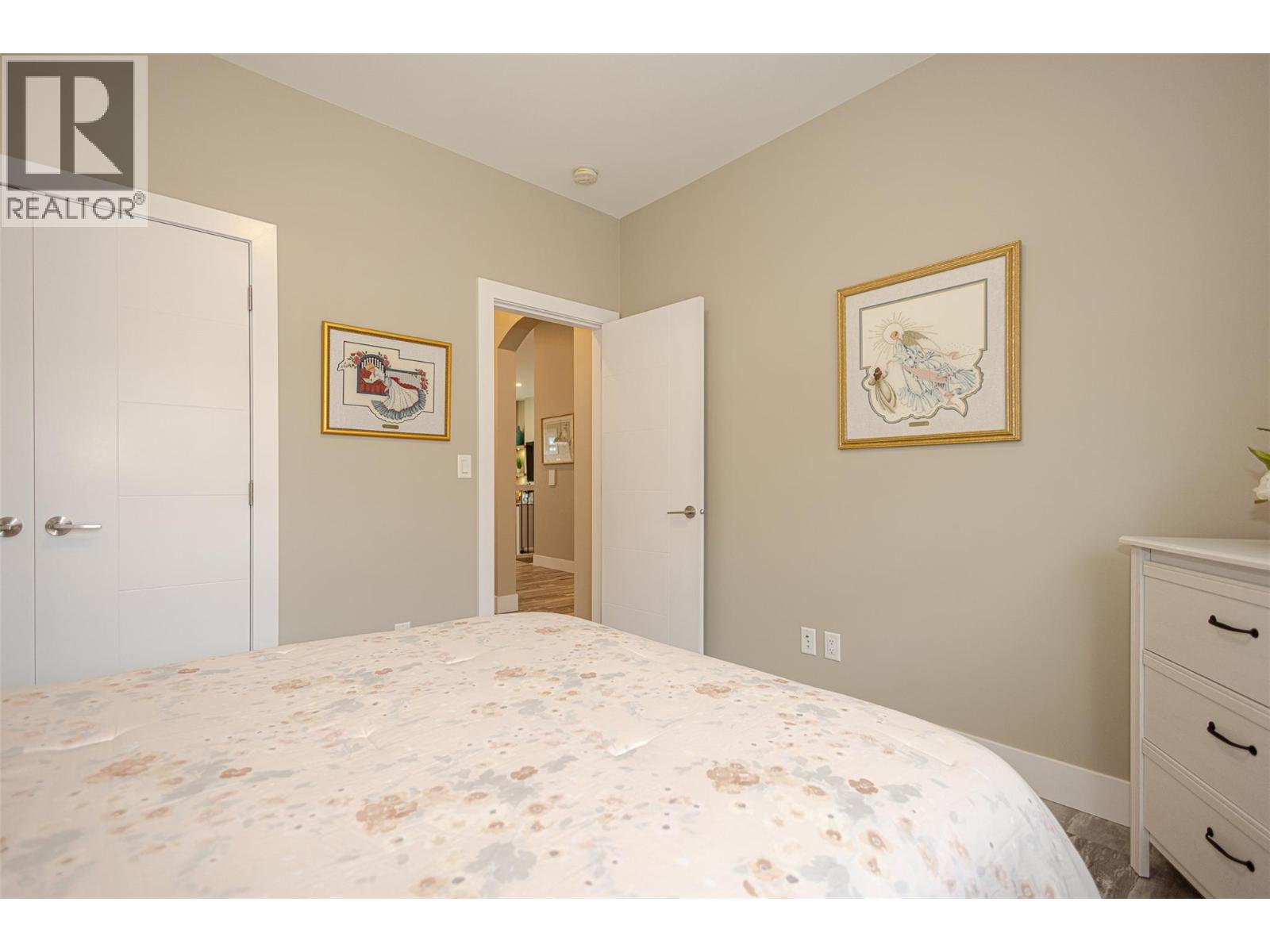 1077 Loseth Drive - 62