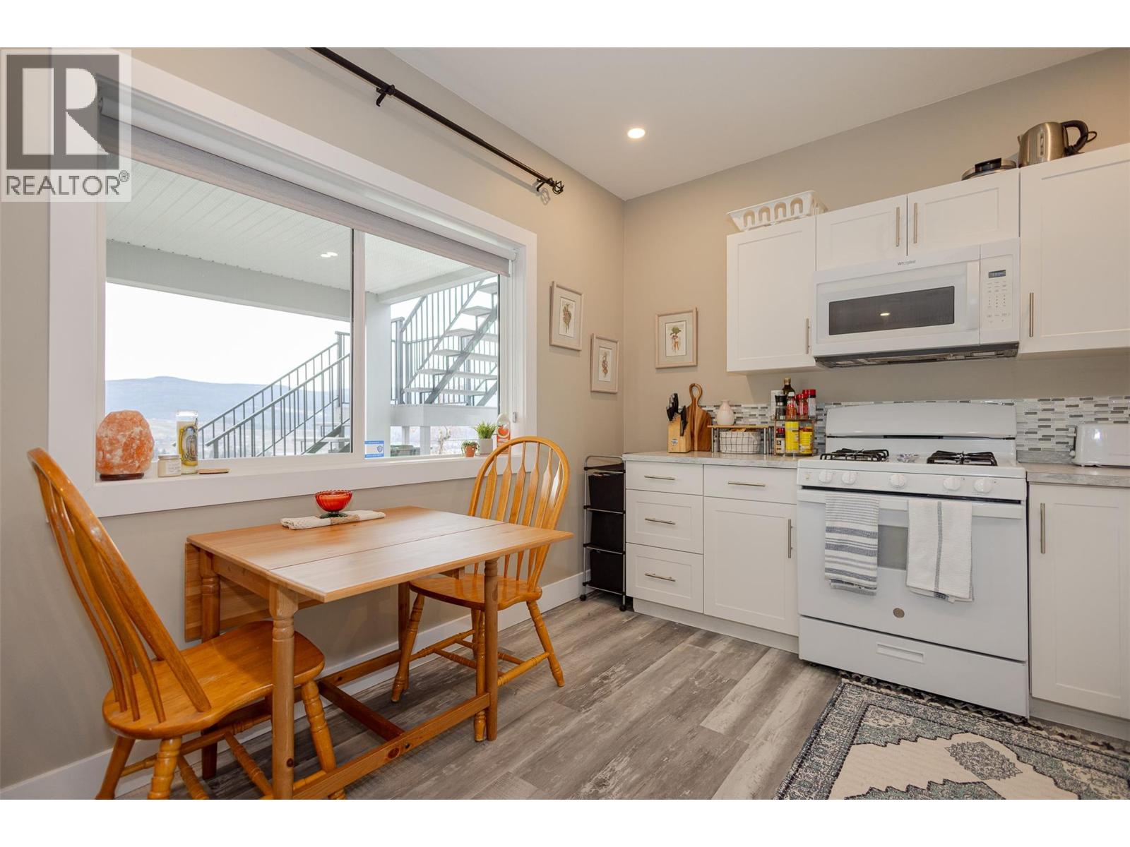 1077 Loseth Drive - 43