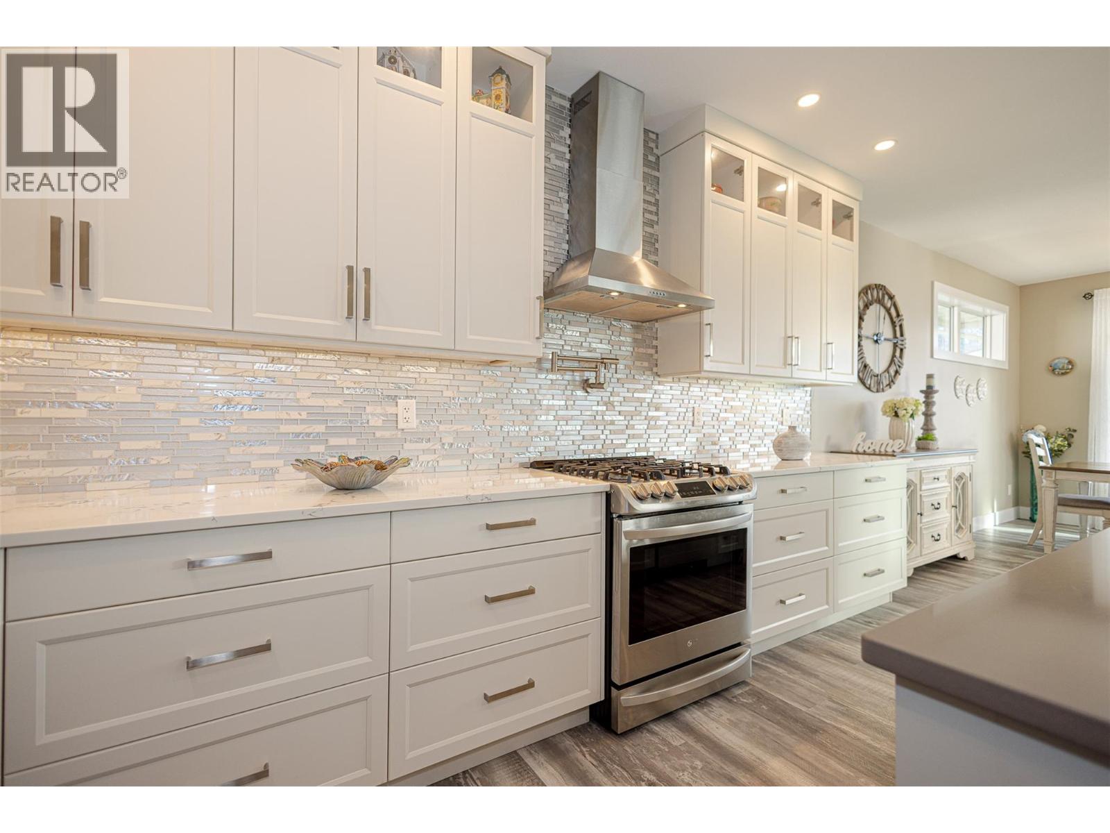 1077 Loseth Drive - 7