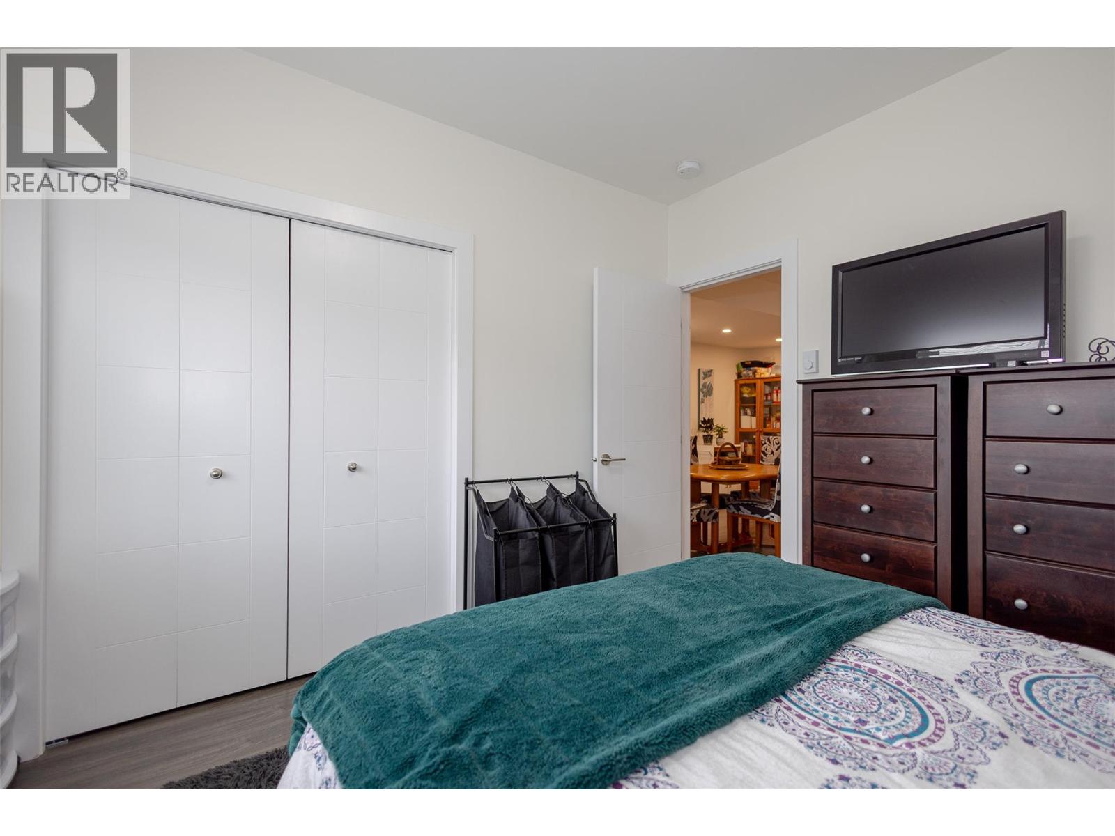 1077 Loseth Drive - 54