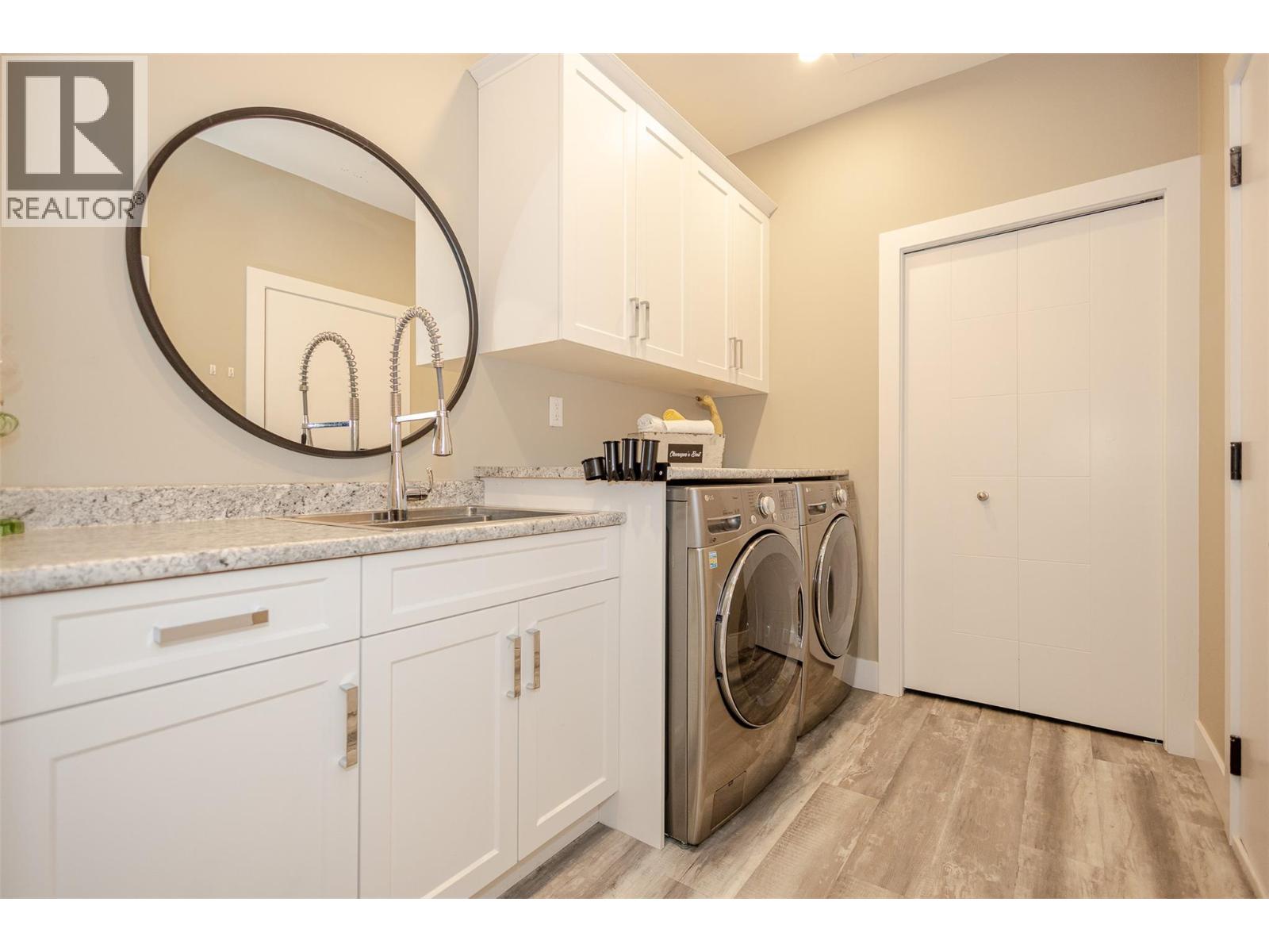  1077 Loseth Drive, Kelowna