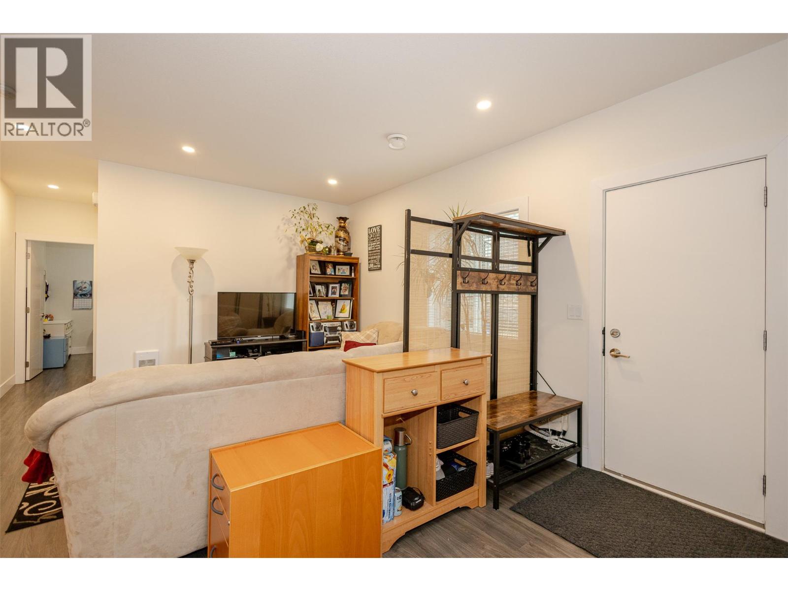  1077 Loseth Drive, Kelowna