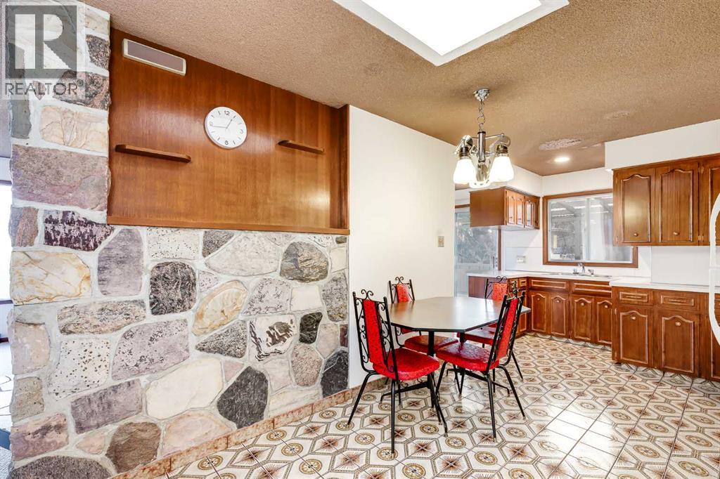 Single Family House Bi-level for Sale in  Hunts Crescent NW Huntington Hills Calgary 