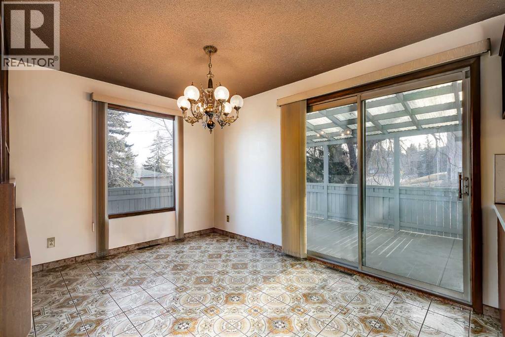Single Family House Bi-level for Sale in  Hunts Crescent NW Huntington Hills Calgary 