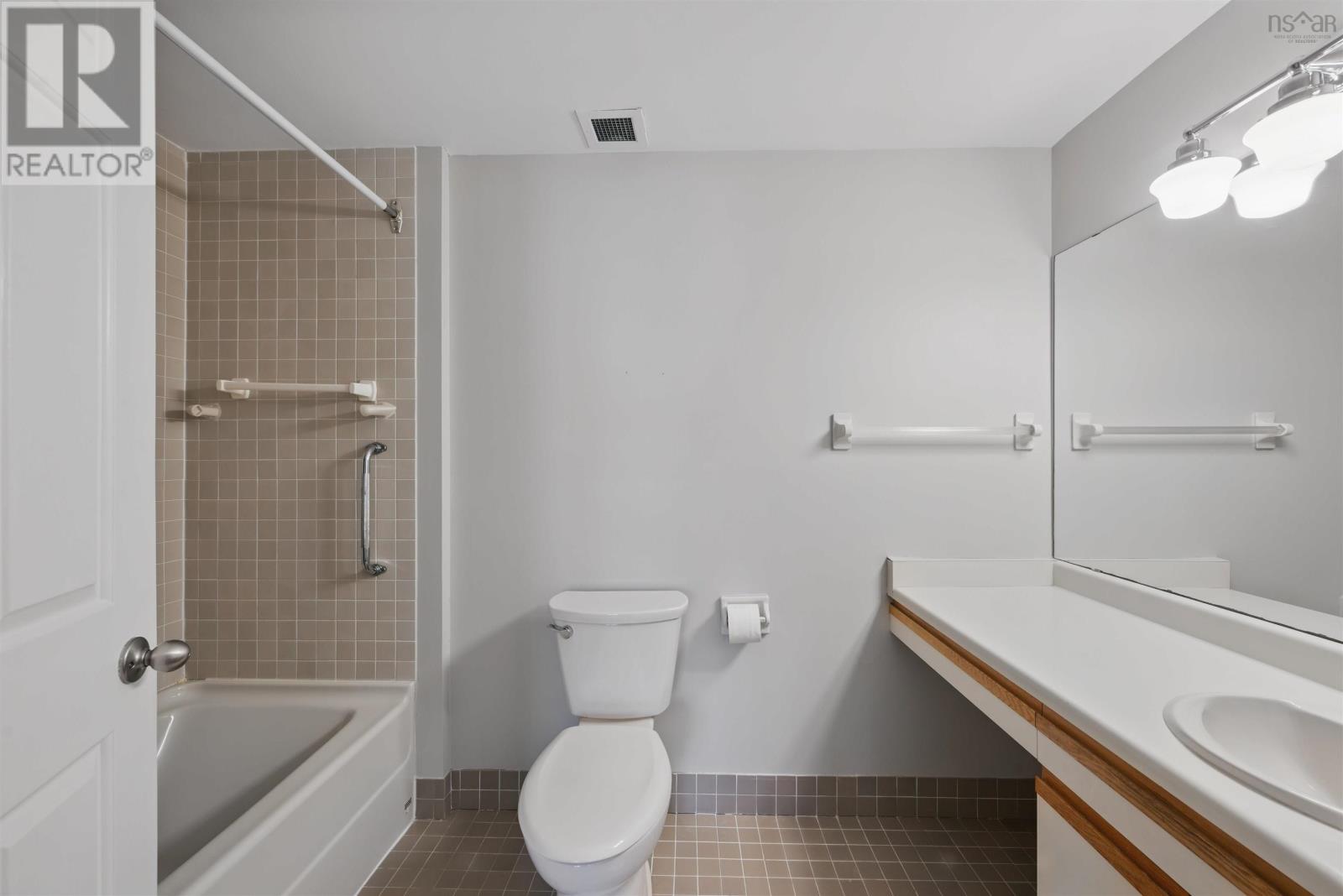 Property 34 of 48 of 112 1350 Oxford Street