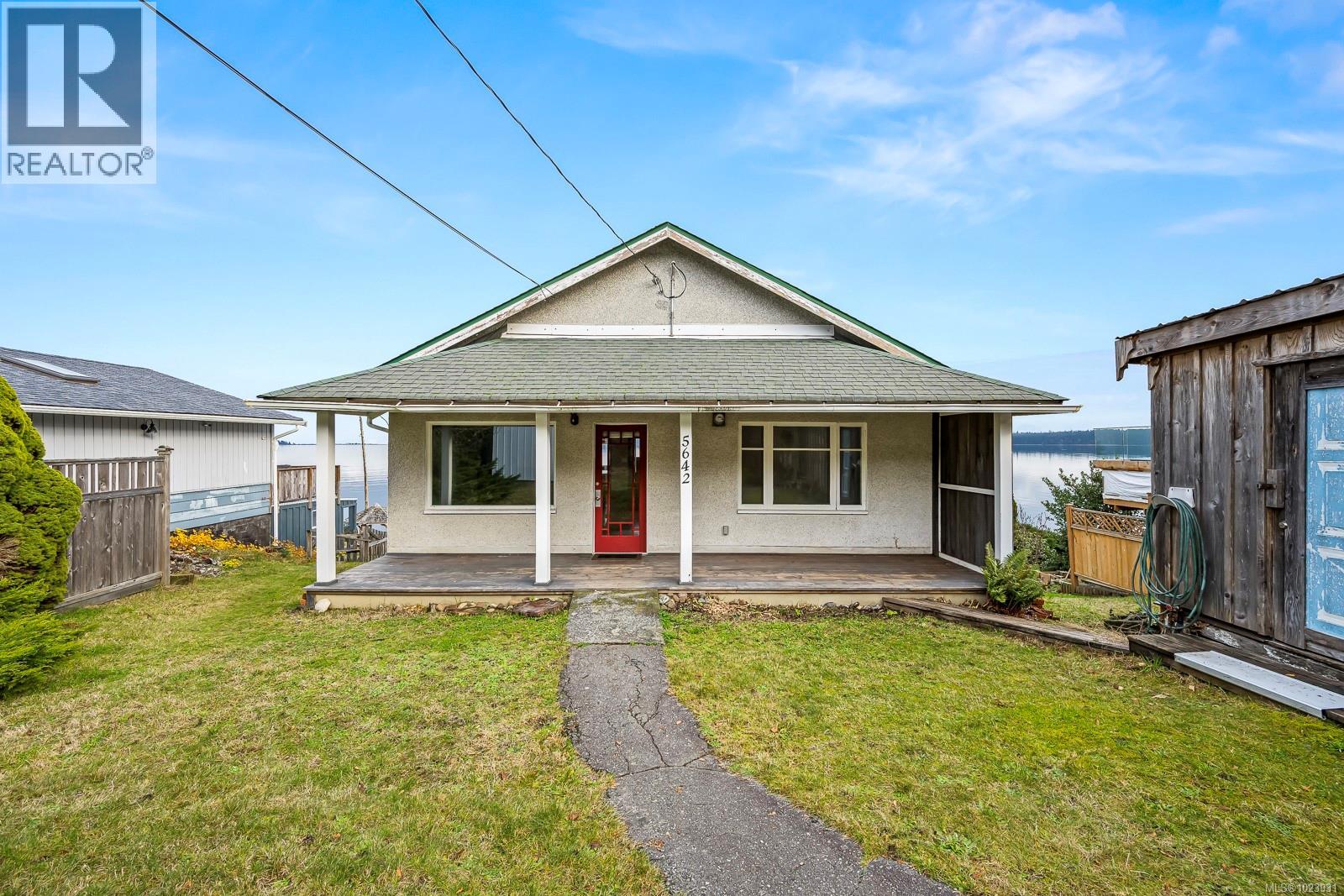 5642 ISLAND HWY S - 5