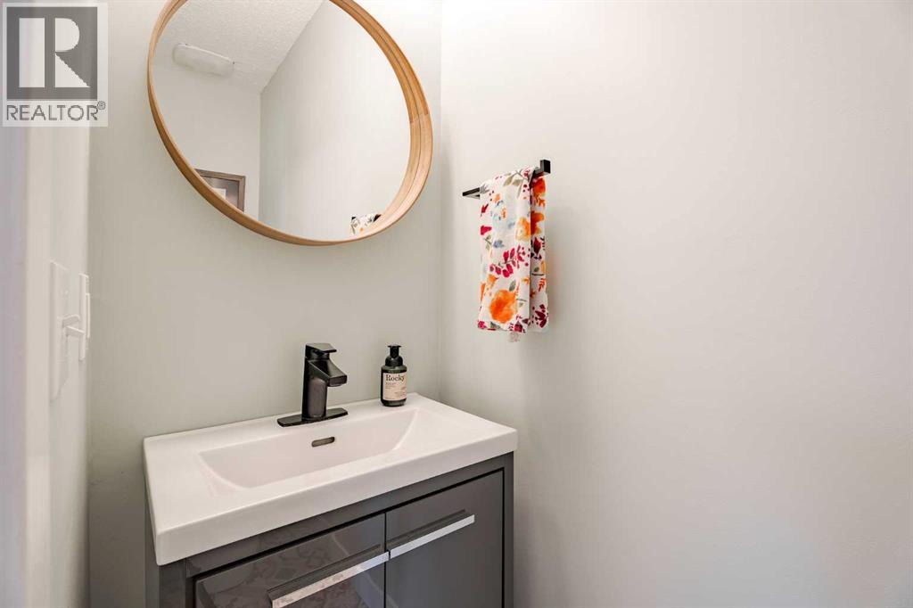 Single Family House for Sale in    Avenue NW Huntington Hills Calgary 