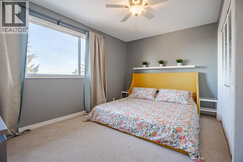 Single Family House for Sale in    Avenue NW Huntington Hills Calgary 