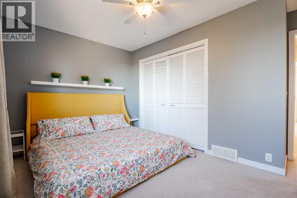 Single Family House for Sale in    Avenue NW Huntington Hills Calgary 