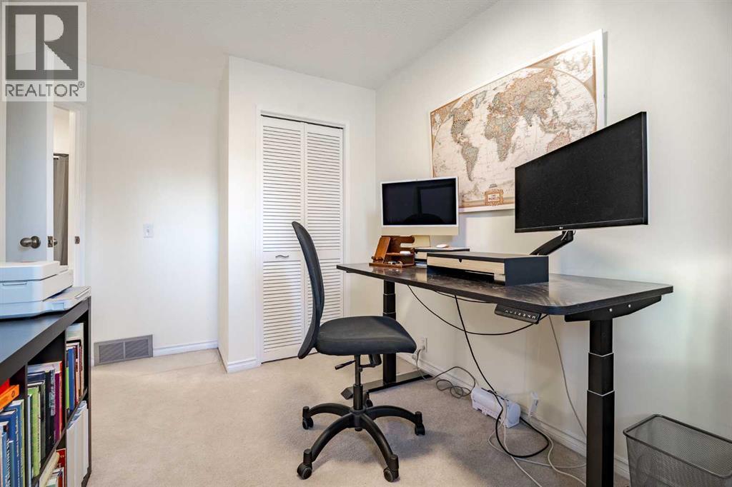 Single Family House for Sale in    Avenue NW Huntington Hills Calgary 