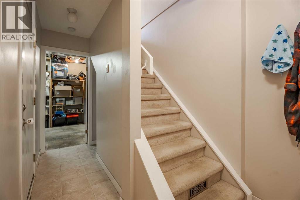 Single Family House for Sale in    Avenue NW Huntington Hills Calgary 