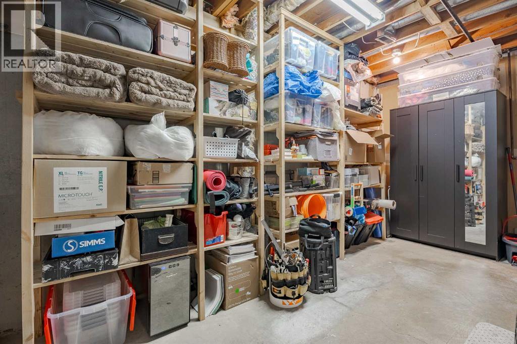 Single Family House for Sale in    Avenue NW Huntington Hills Calgary 