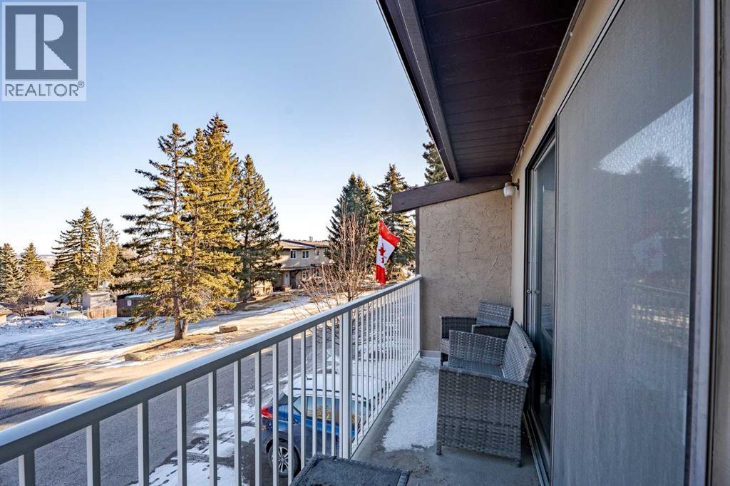 Single Family House for Sale in    Avenue NW Huntington Hills Calgary 