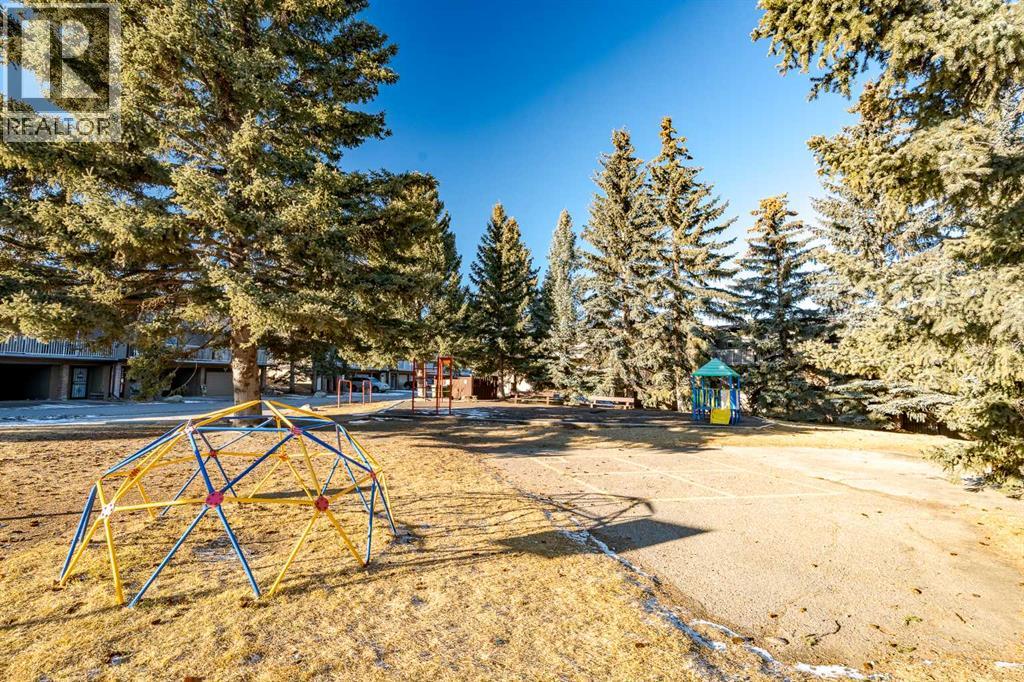 Single Family House for Sale in    Avenue NW Huntington Hills Calgary 