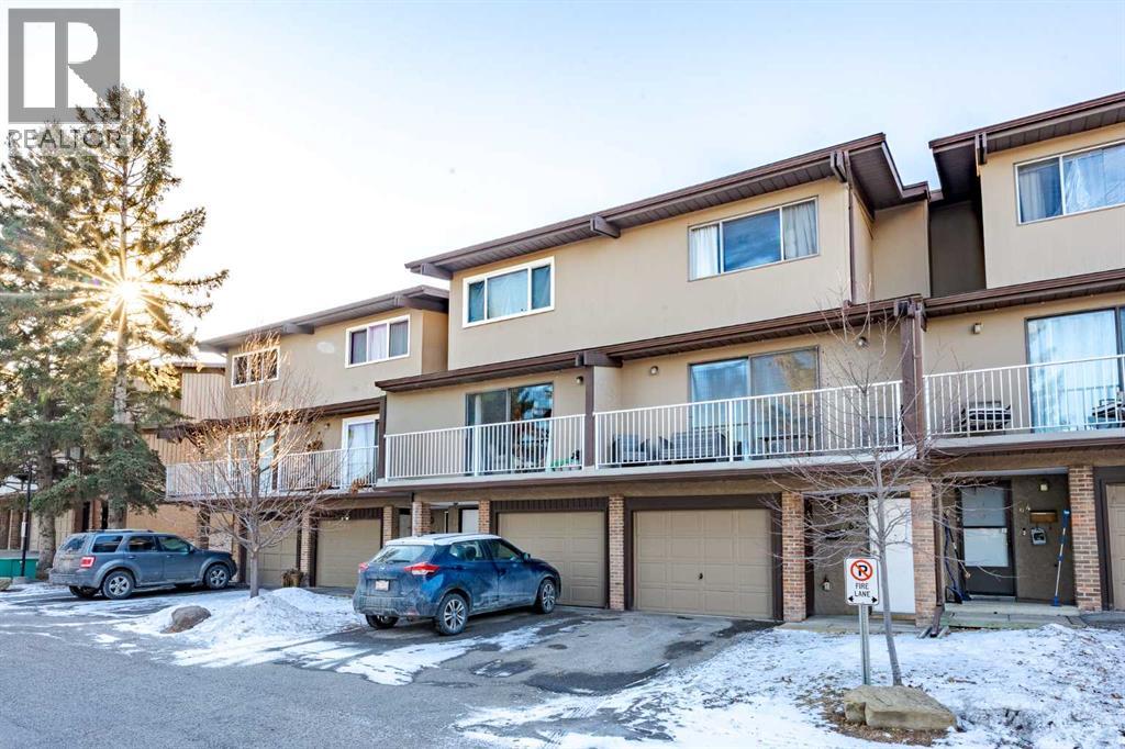 Single Family House for Sale in    Avenue NW Huntington Hills Calgary 