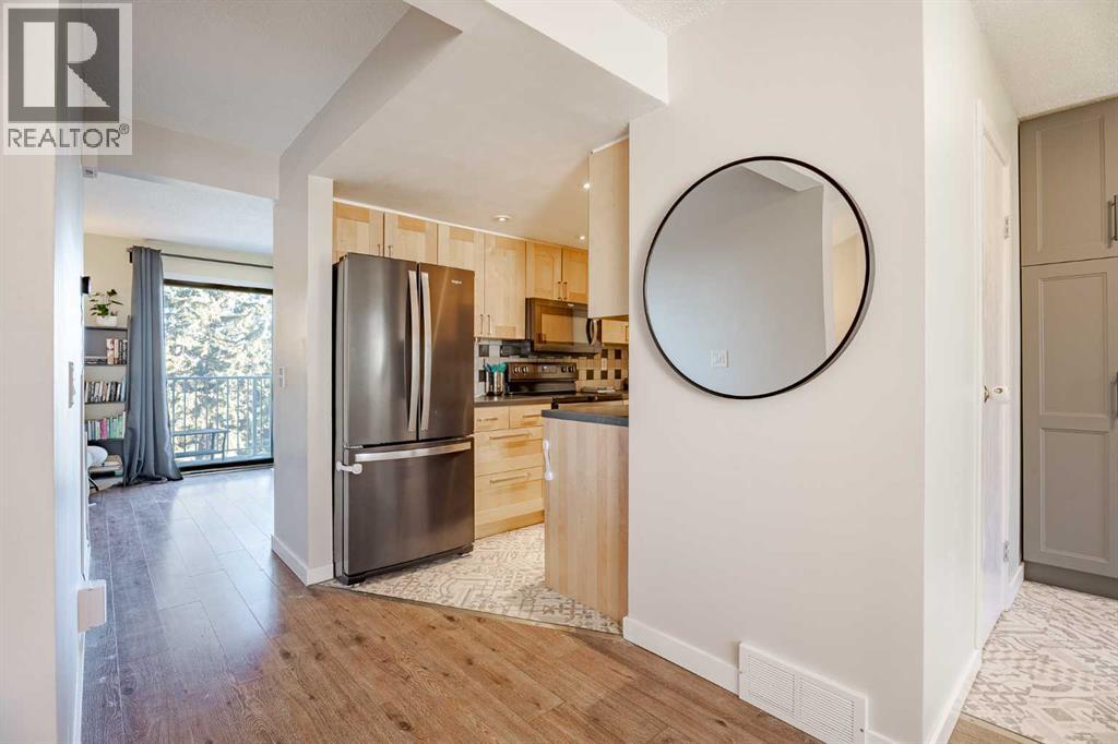 Single Family House for Sale in    Avenue NW Huntington Hills Calgary 