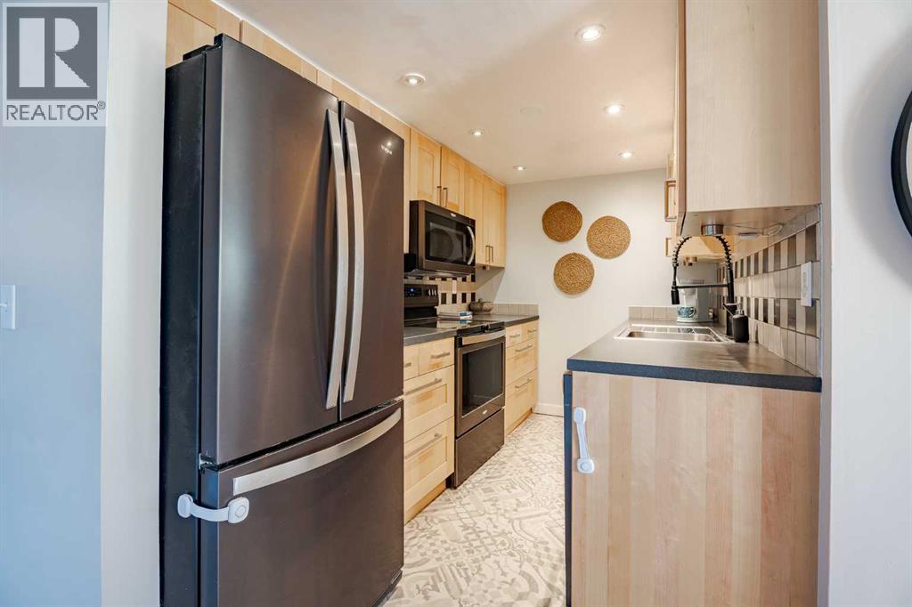 Single Family House for Sale in    Avenue NW Huntington Hills Calgary 