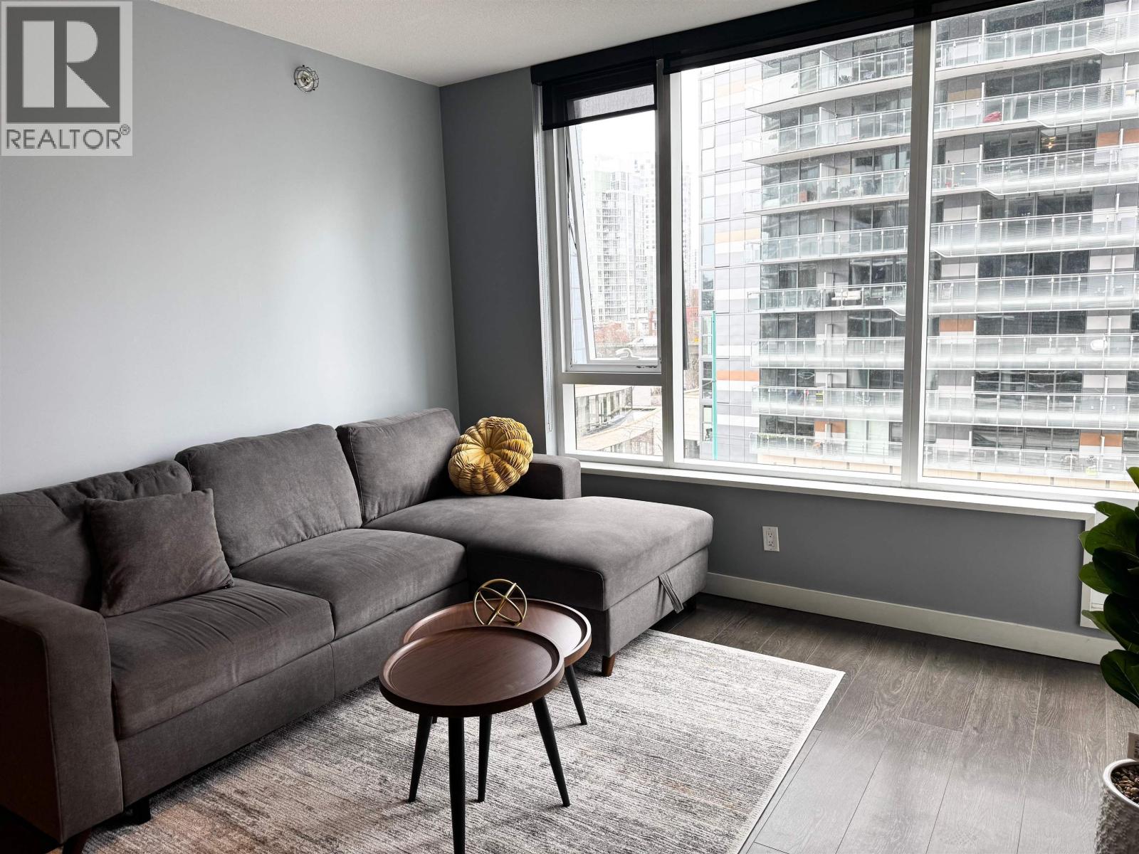 718 68 SMITHE Street - photo 2