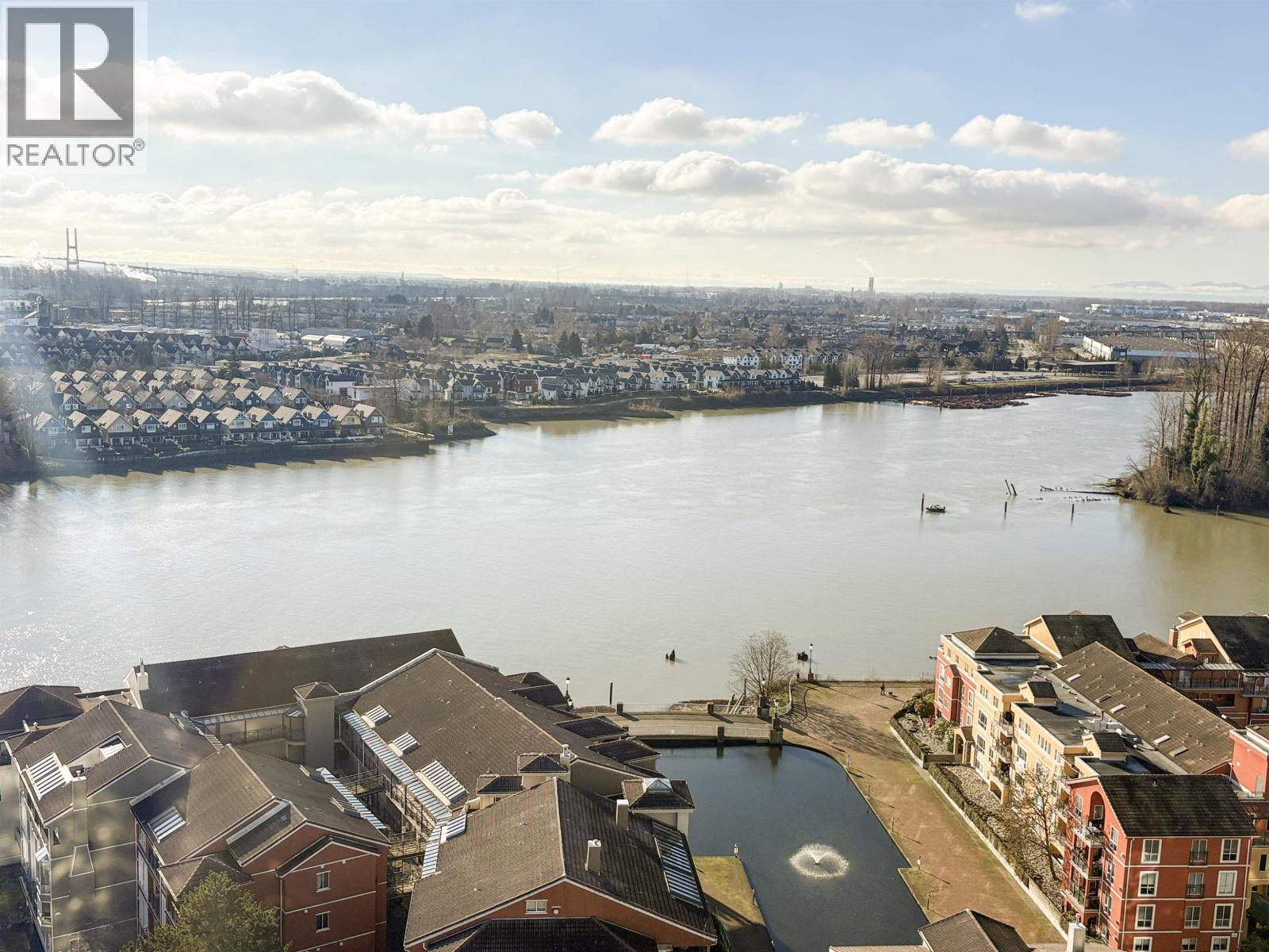 #2004-1 RENAISSANCE Square, New Westminster