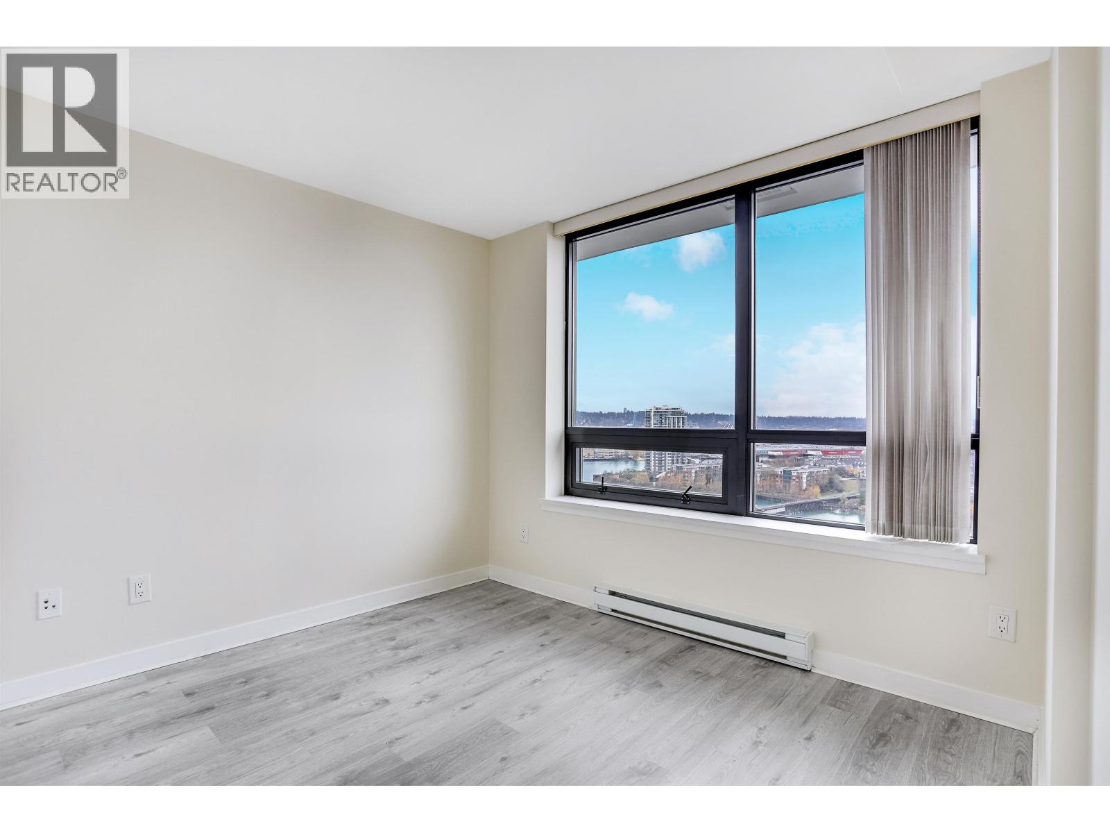 #2004-1 RENAISSANCE Square, New Westminster