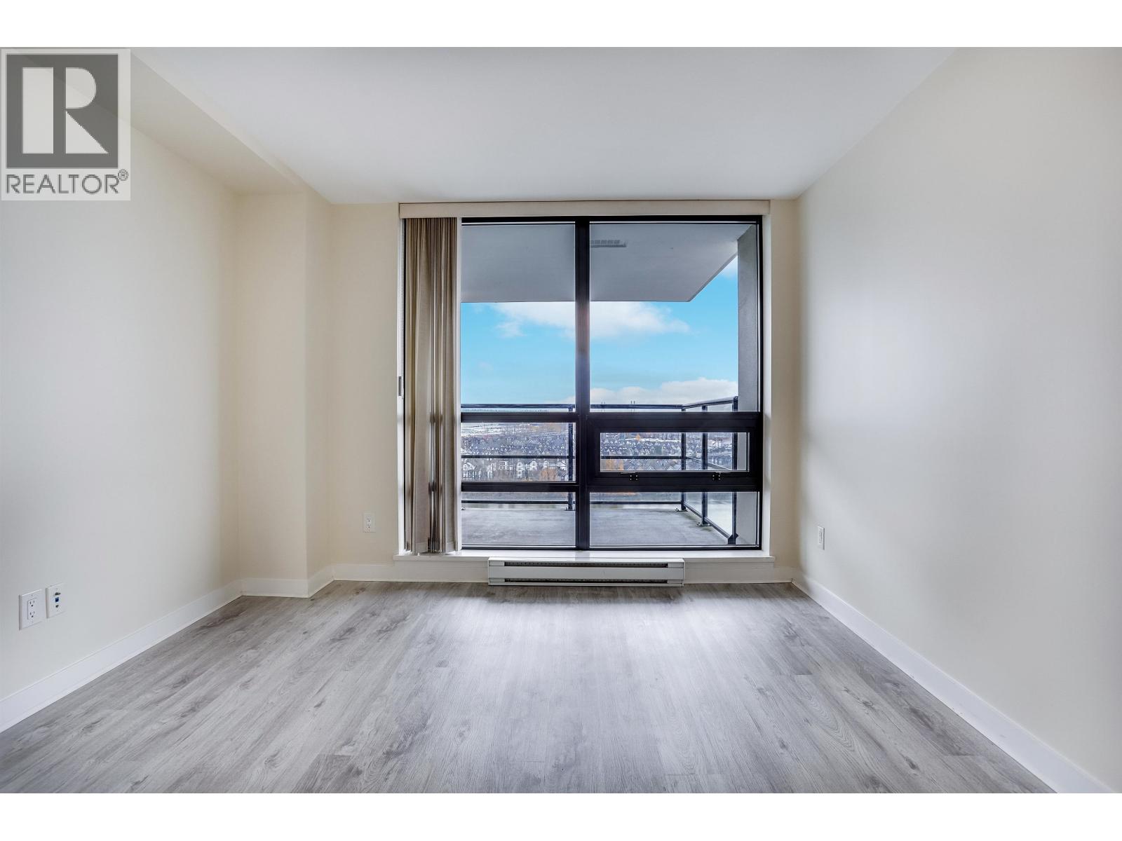 #2004-1 RENAISSANCE Square, New Westminster