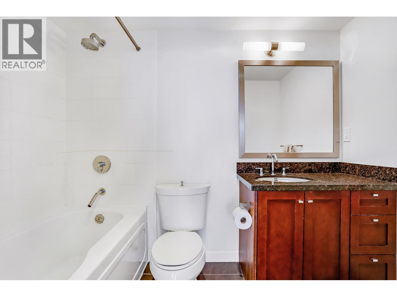 #2004-1 RENAISSANCE Square, New Westminster