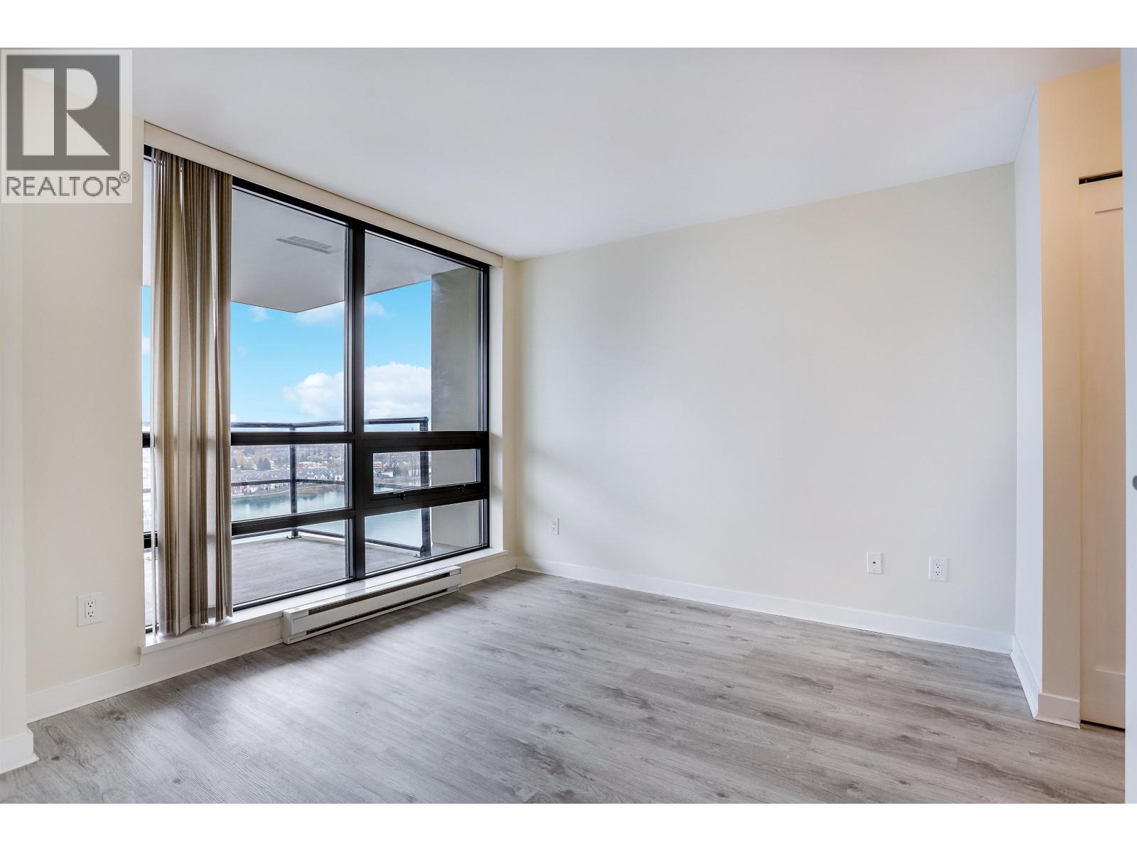 #2004-1 RENAISSANCE Square, New Westminster