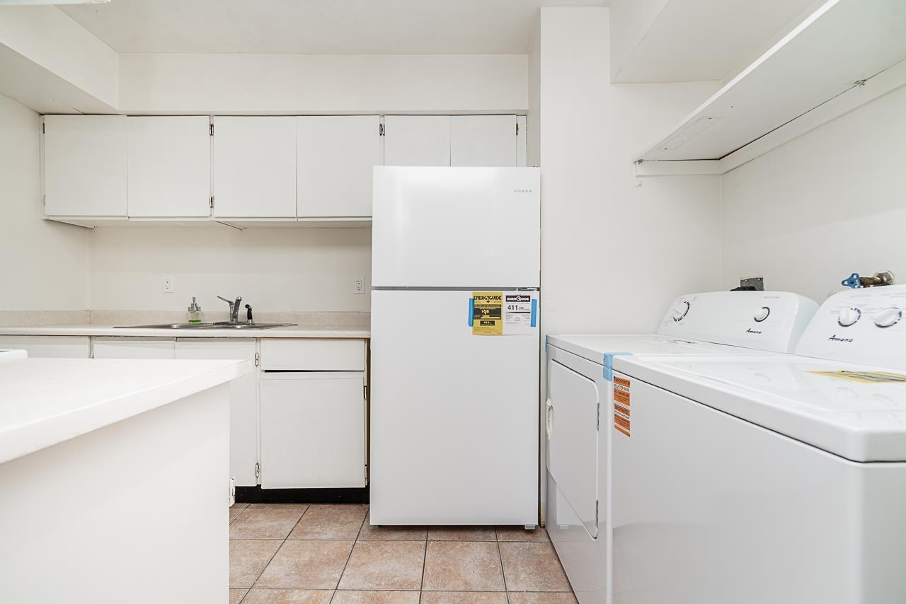 10570 HOLLY PARK LANE, Surrey