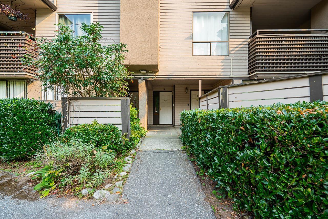 10570 HOLLY PARK LANE, Surrey