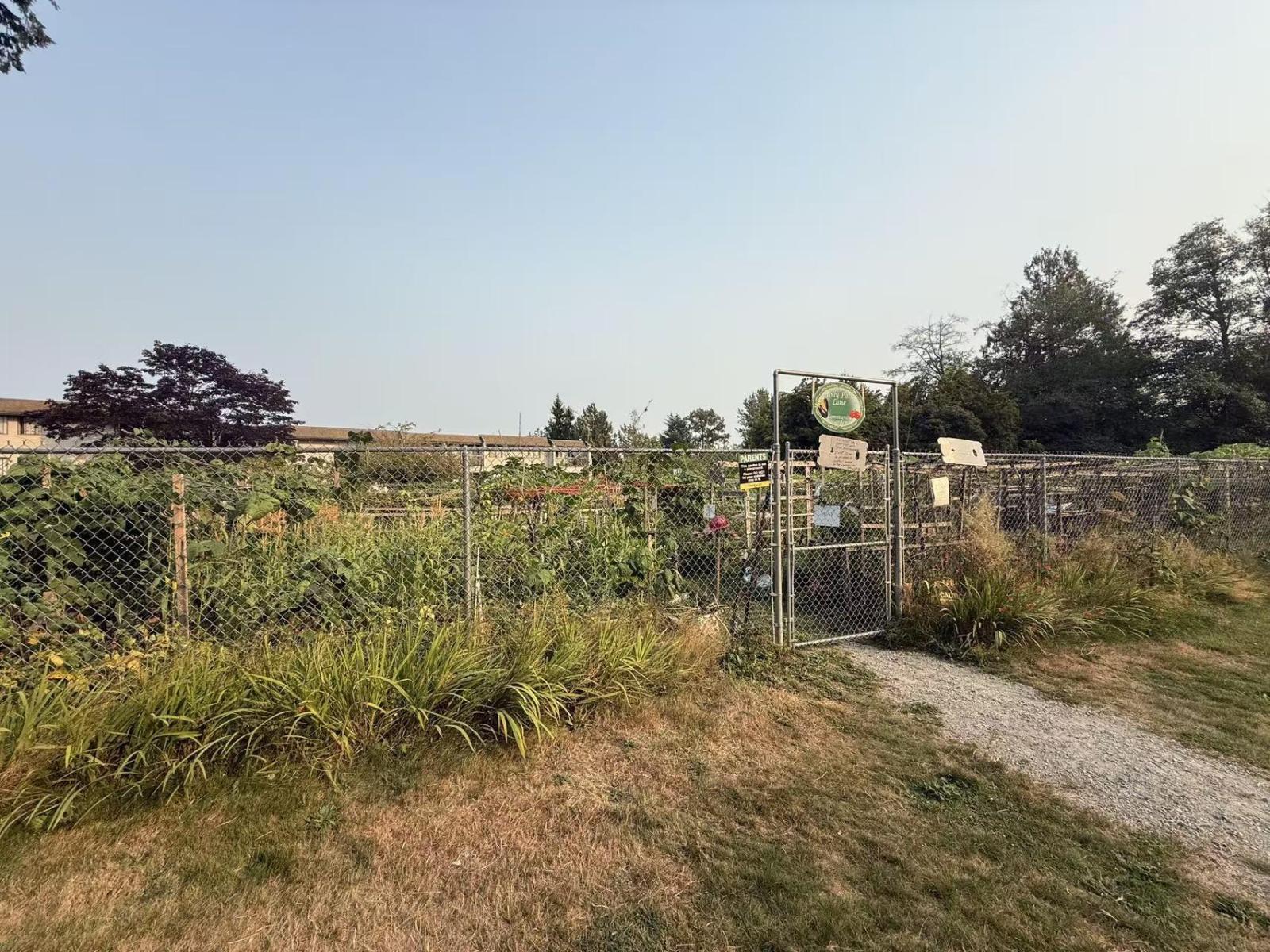 10570 HOLLY PARK LANE, Surrey