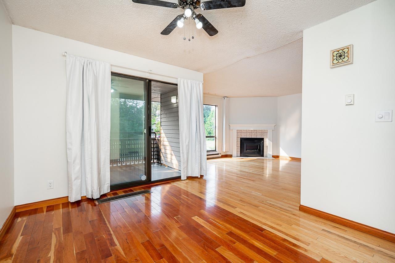 10570 HOLLY PARK LANE, Surrey