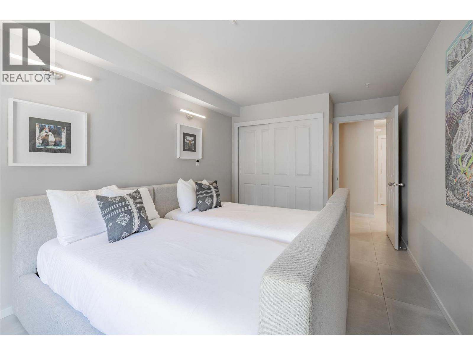 #202 2050 SUMMIT DRIVE - 13