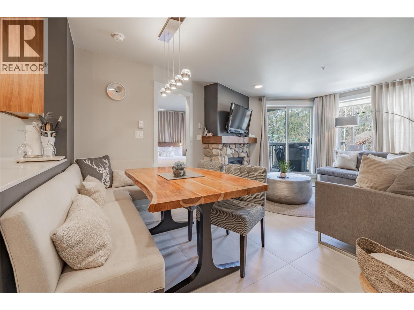 2050 Summit Drive Unit# 202 - Photo 5 of 33, Panorama, British Columbia