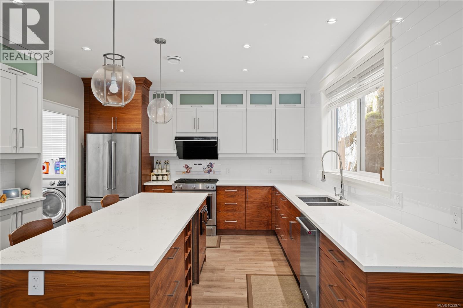 3552 Joy Close, Langford