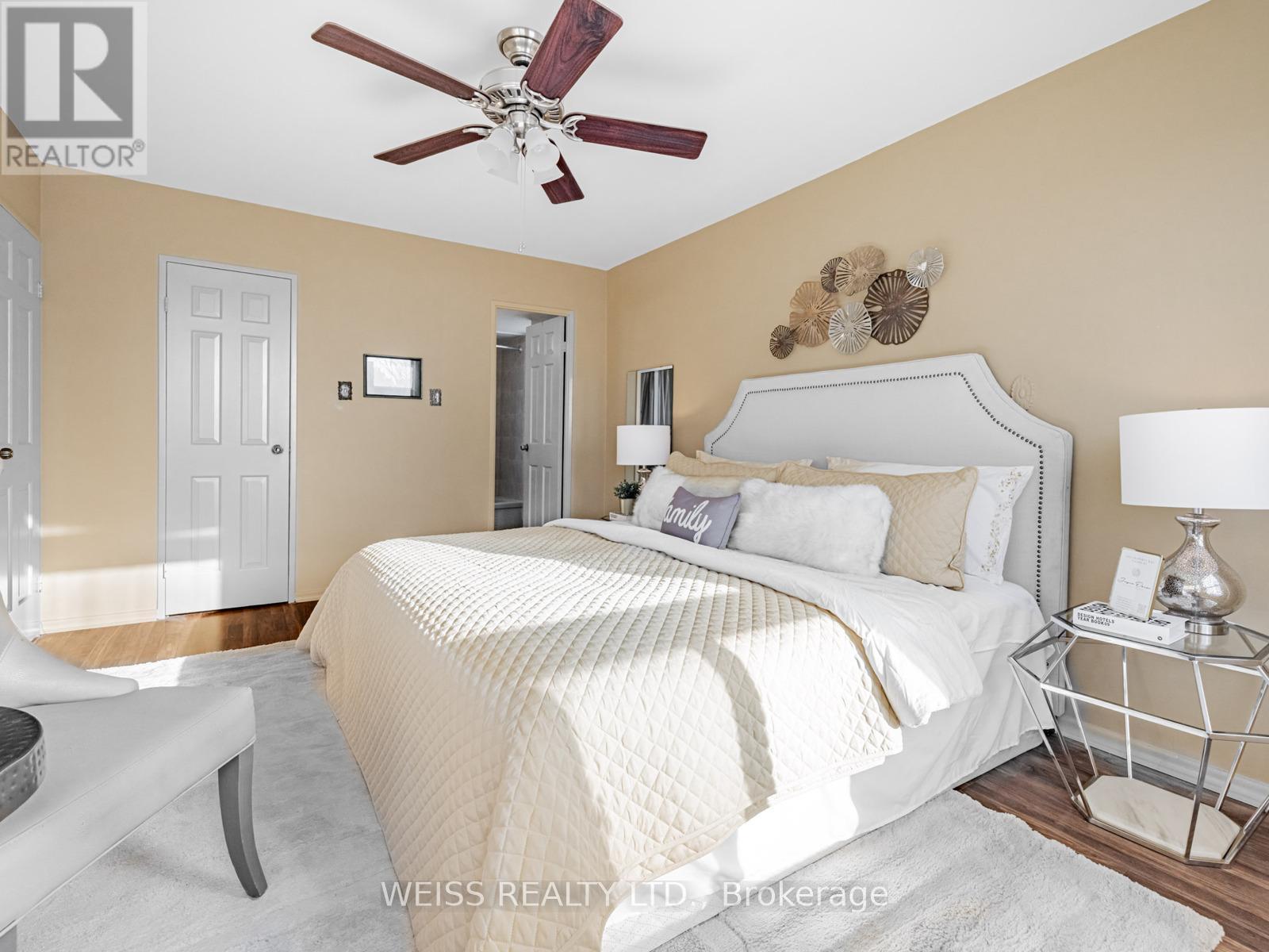 #301 130 NEPTUNE DRIVE - 19