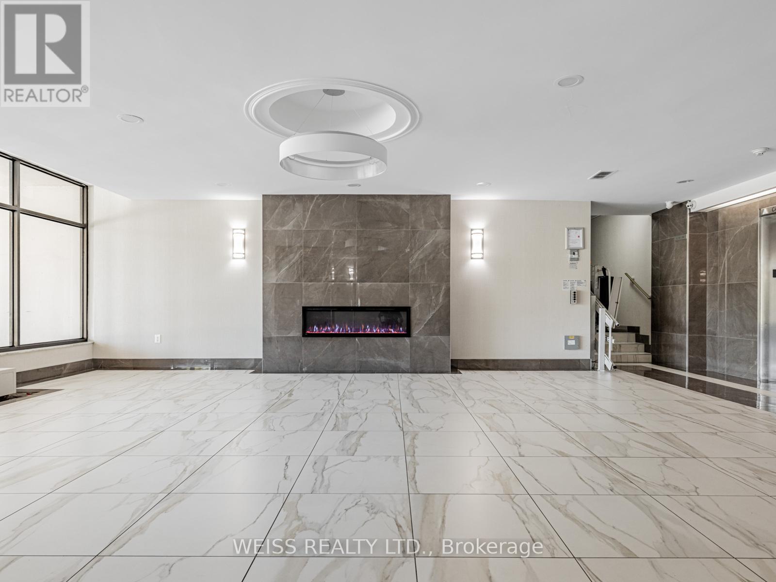 #301 130 NEPTUNE DRIVE - 34