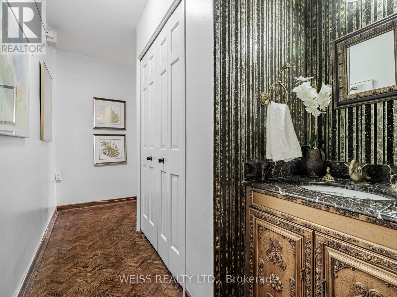 #301 130 NEPTUNE DRIVE - 6
