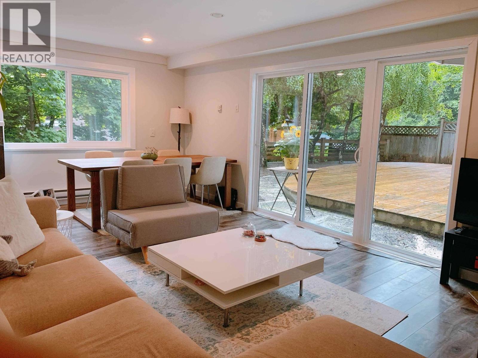 271 MONTROYAL BOULEVARD, North Vancouver