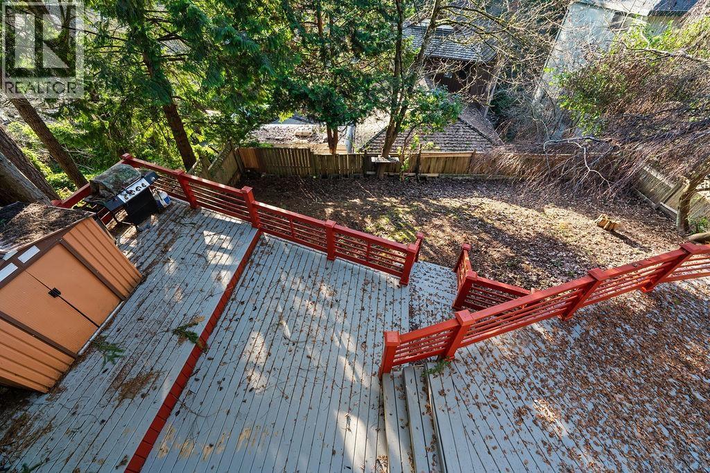 271 MONTROYAL BOULEVARD, North Vancouver