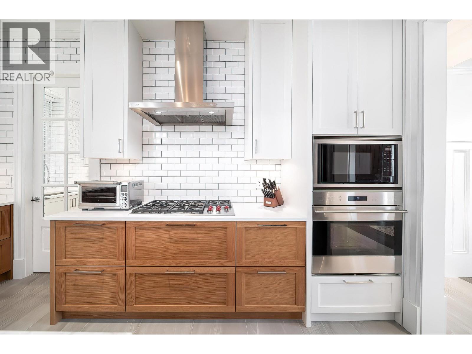 8591 FAIRHURST Road, Richmond