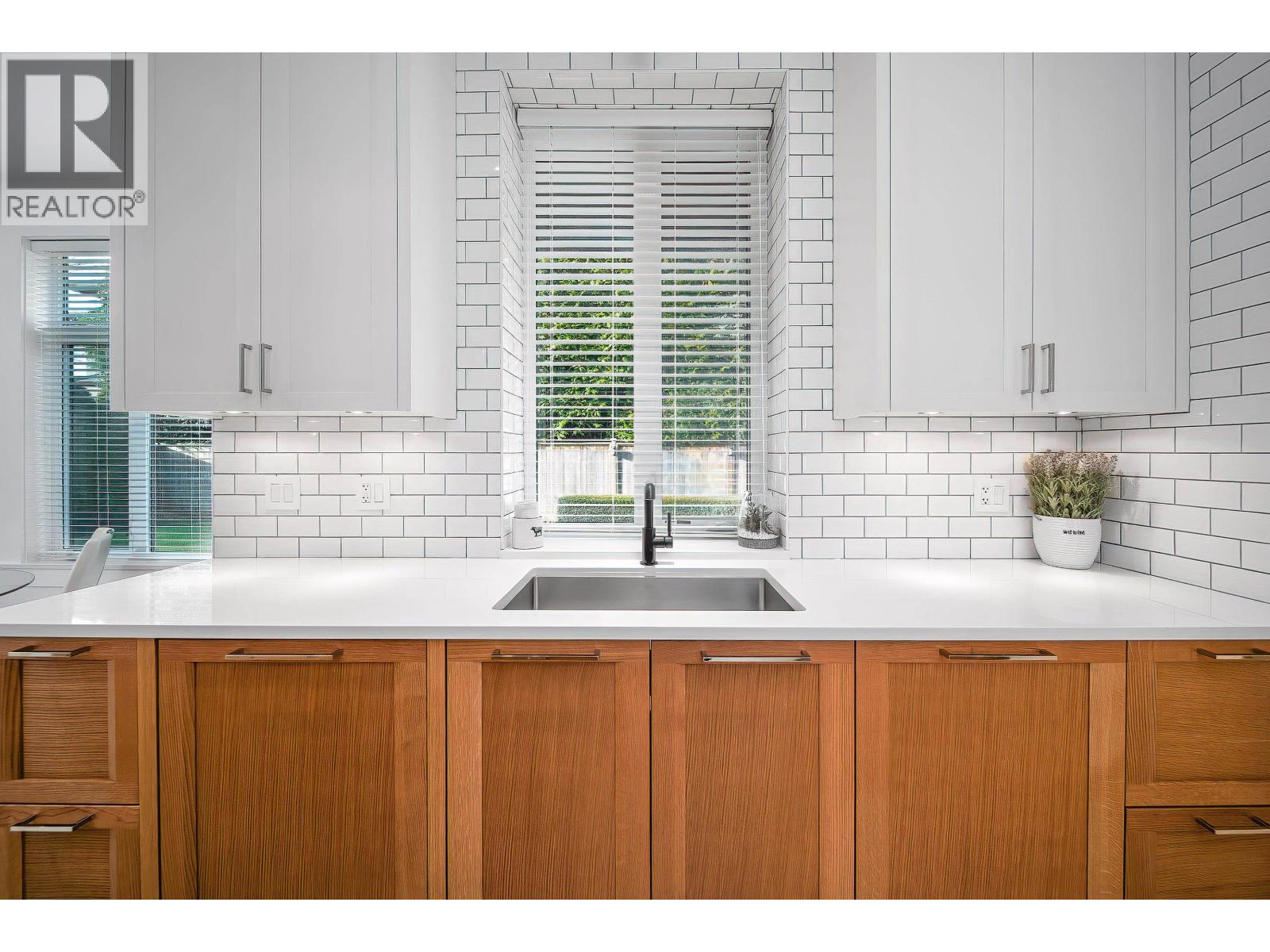 8591 FAIRHURST Road, Richmond