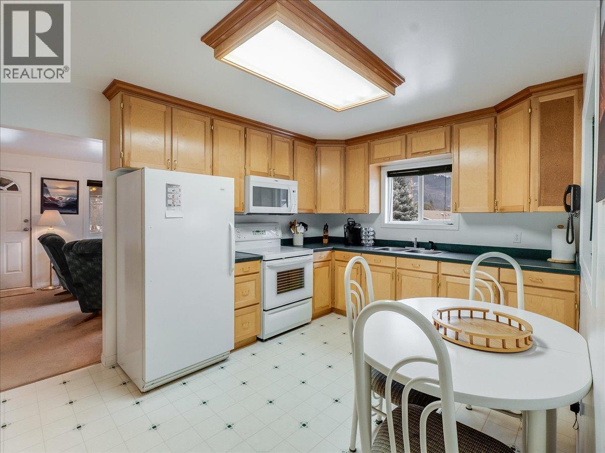 95 Pine Avenue, Fruitvale