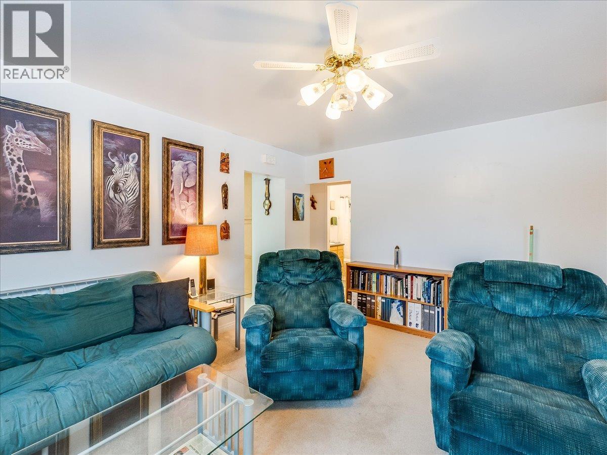 95 Pine Avenue, Fruitvale