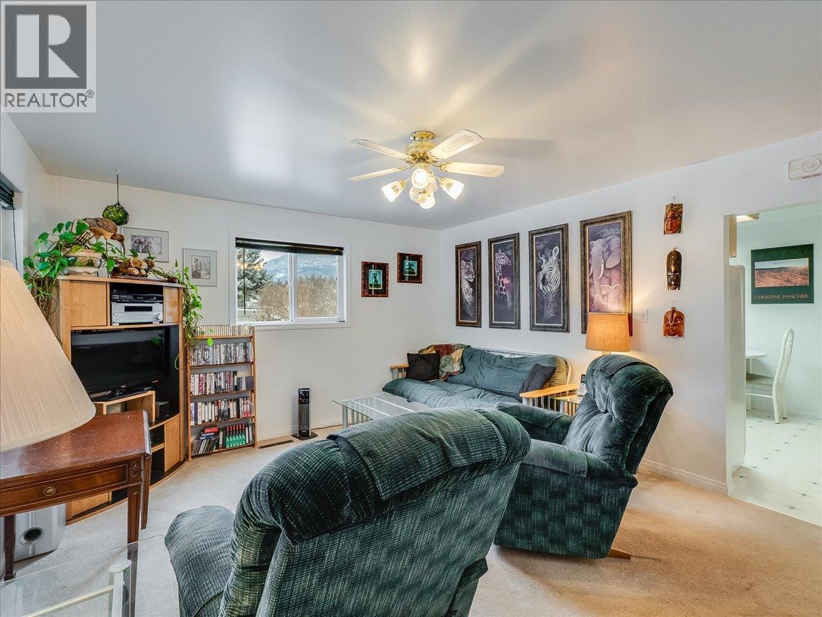 95 Pine Avenue, Fruitvale