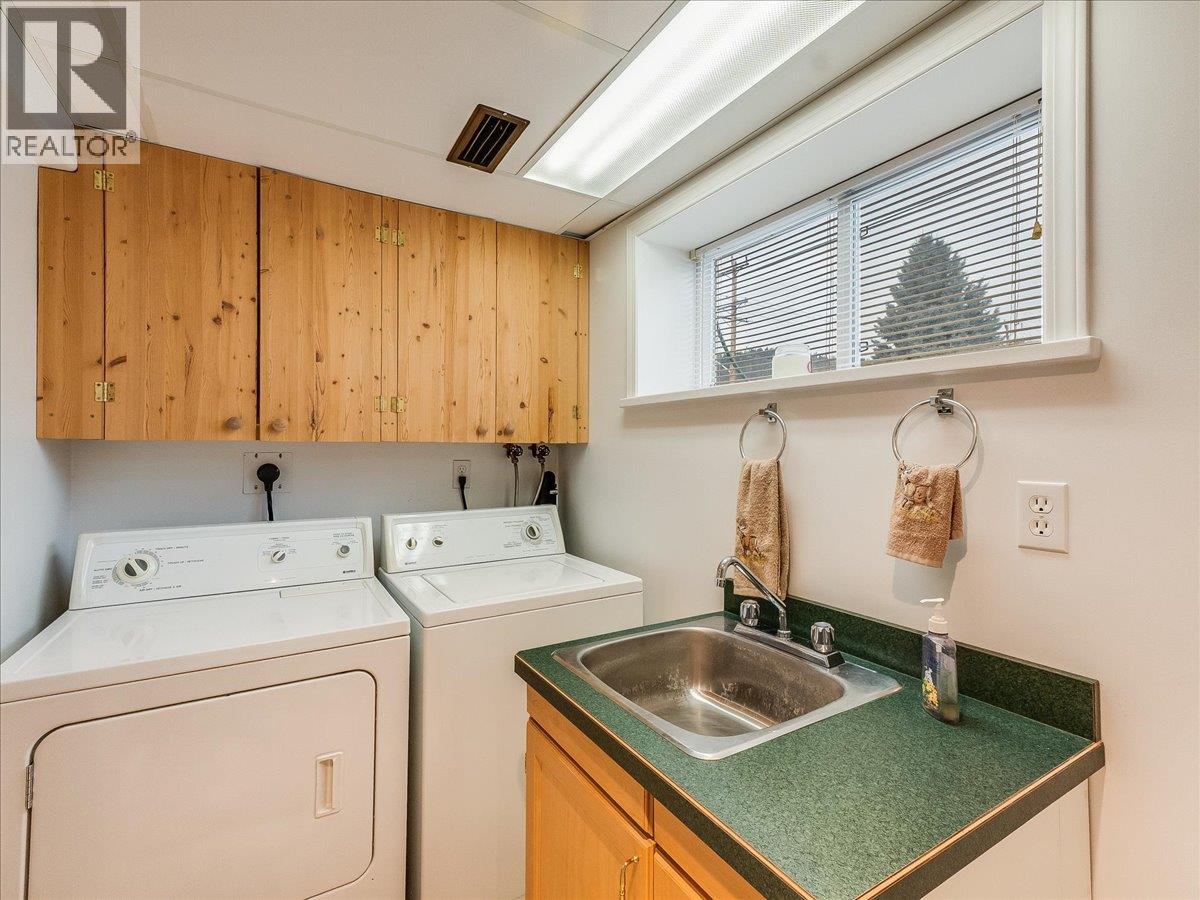 95 Pine Avenue, Fruitvale