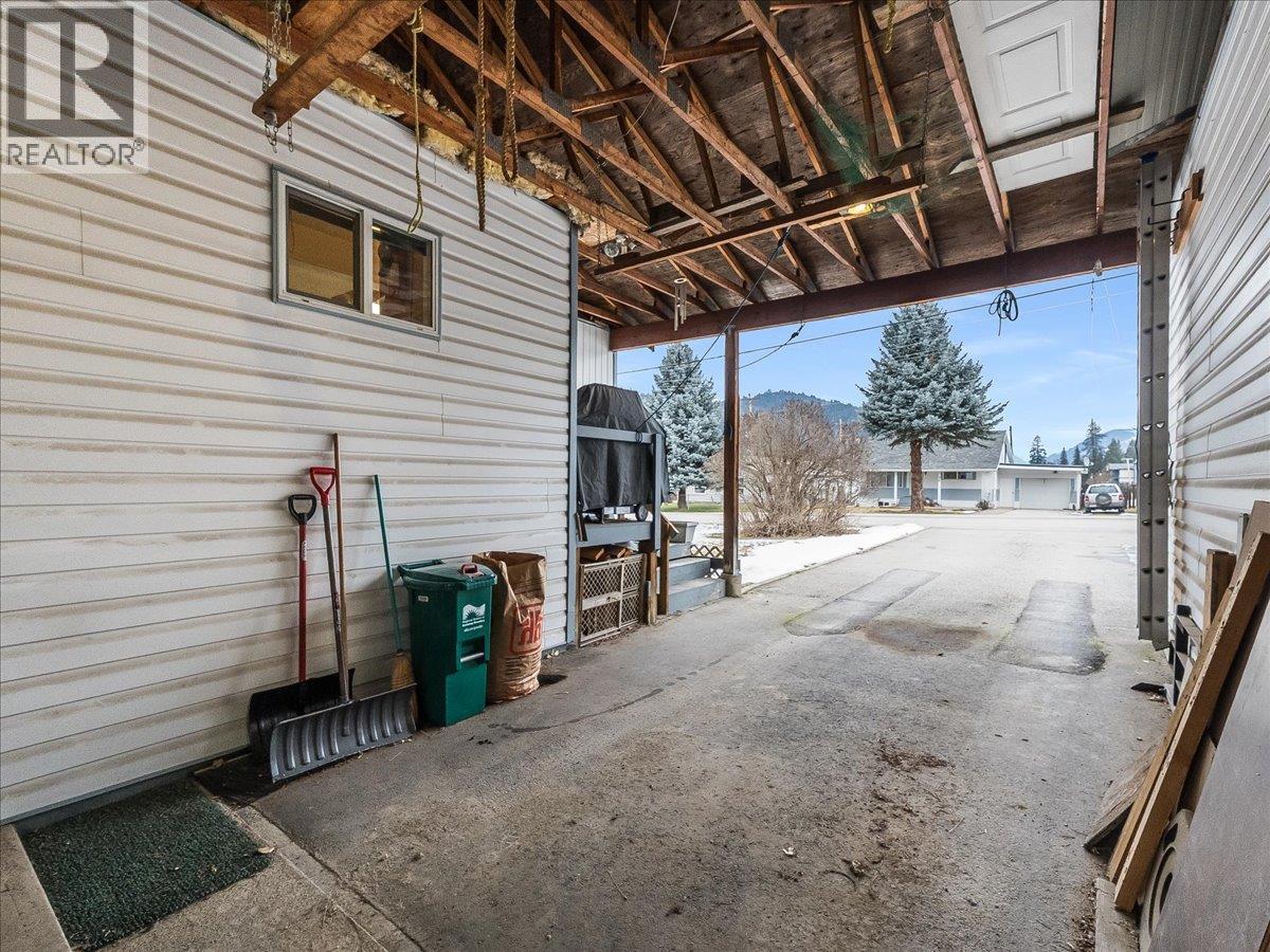 95 Pine Avenue, Fruitvale