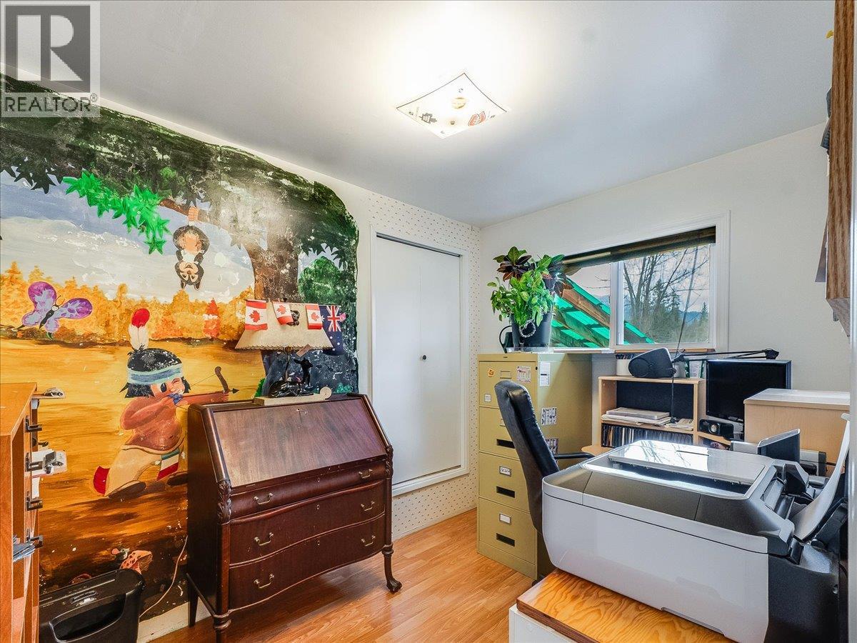 95 Pine Avenue, Fruitvale