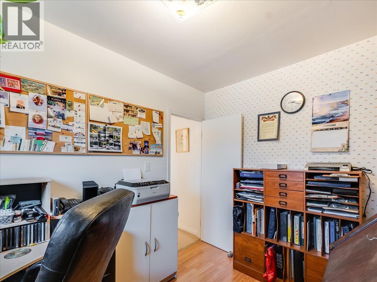 95 Pine Avenue, Fruitvale